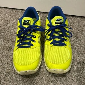 Nike free 5.0 running shoes
